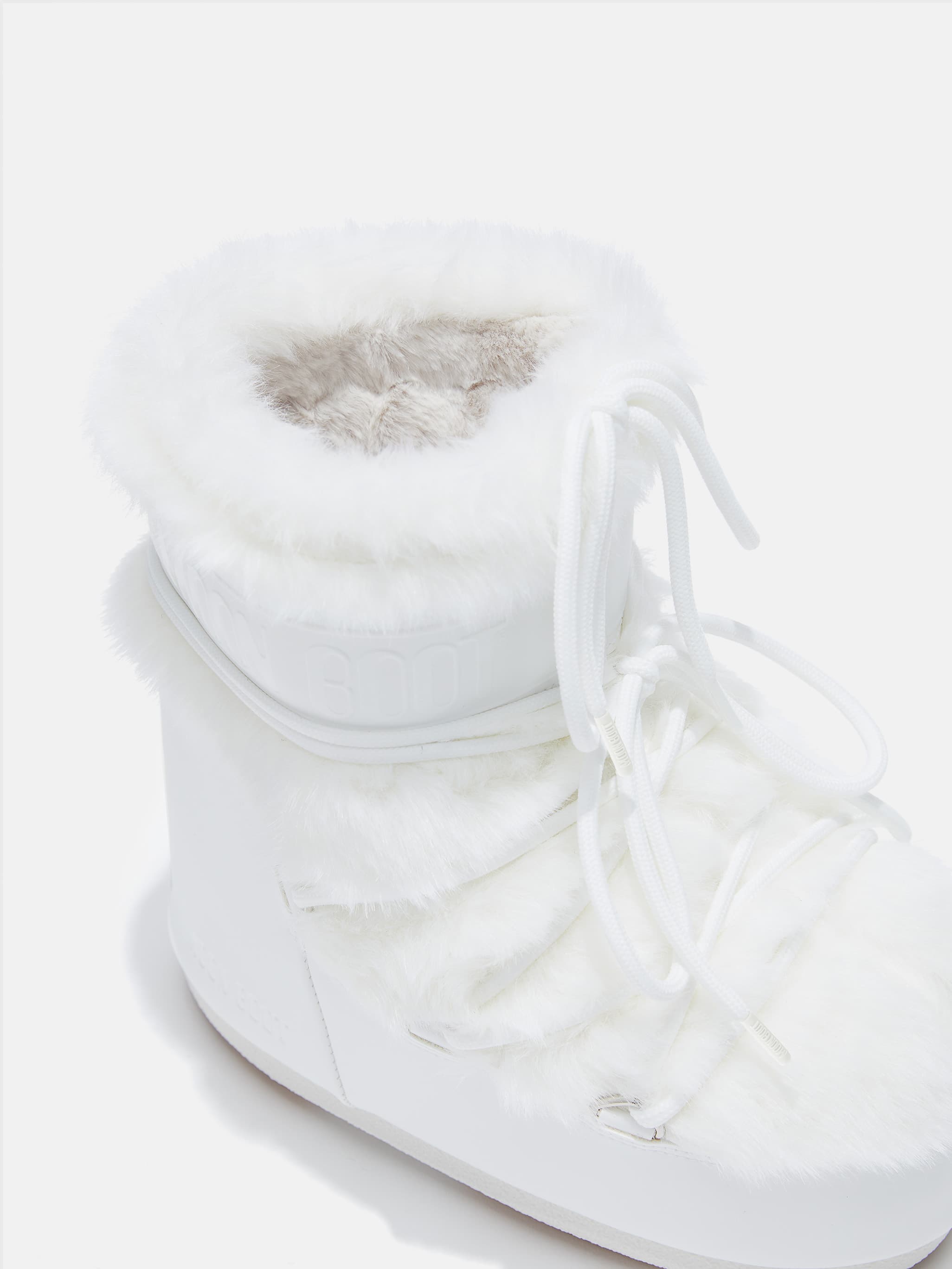 ブーツその他 MOON BOOT Icon Low Faux Fur Boots Optical White MOON BOOT Icon Faux Fur Boot in Optical White | REVOLVE