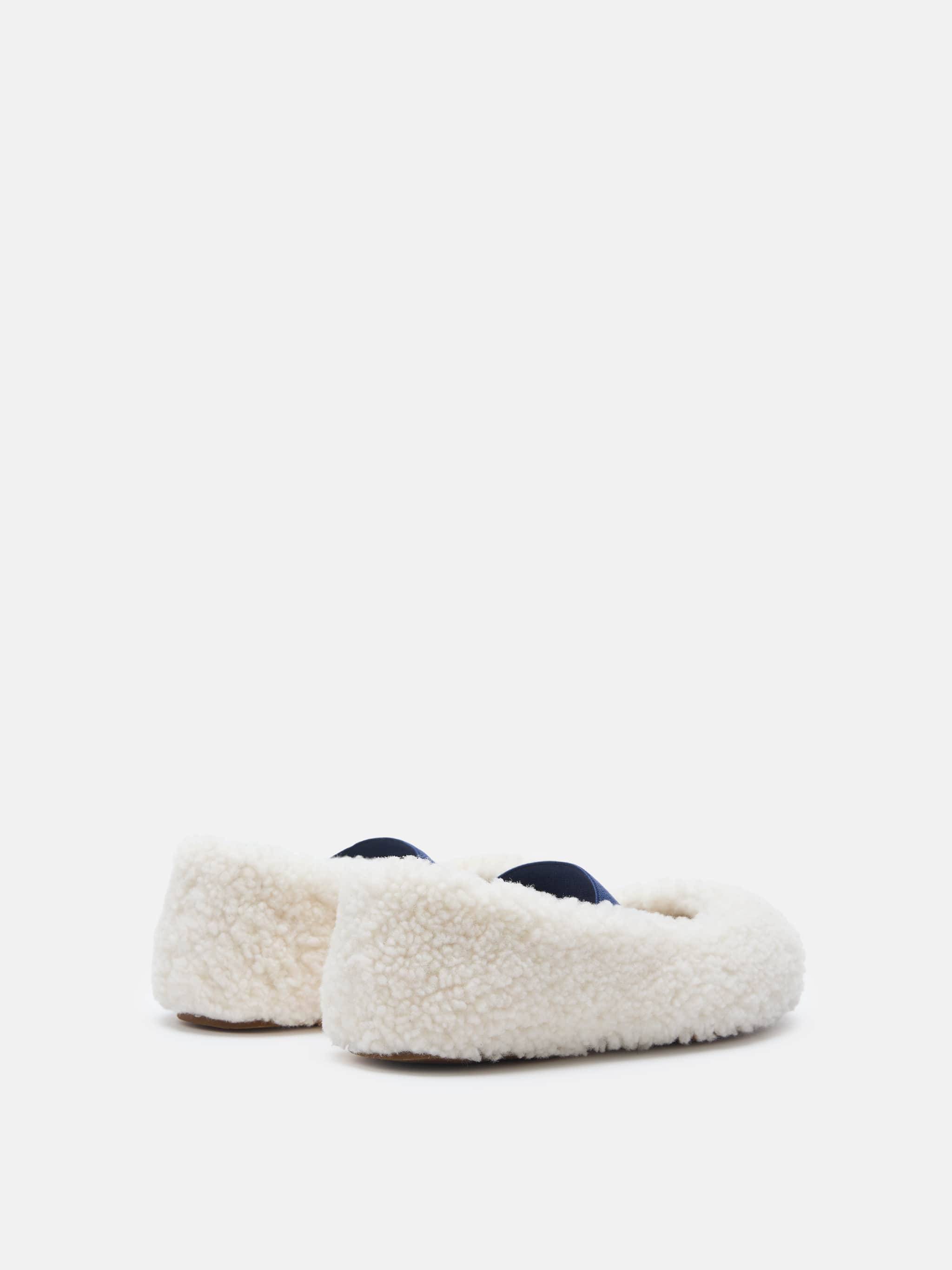 SHEARLING WHITE BALLERINAS